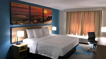 Room, 1 King Bed, Accessible, Non Smoking (free WiFi, service animals) | In-room safe, desk, laptop workspace, blackout drapes