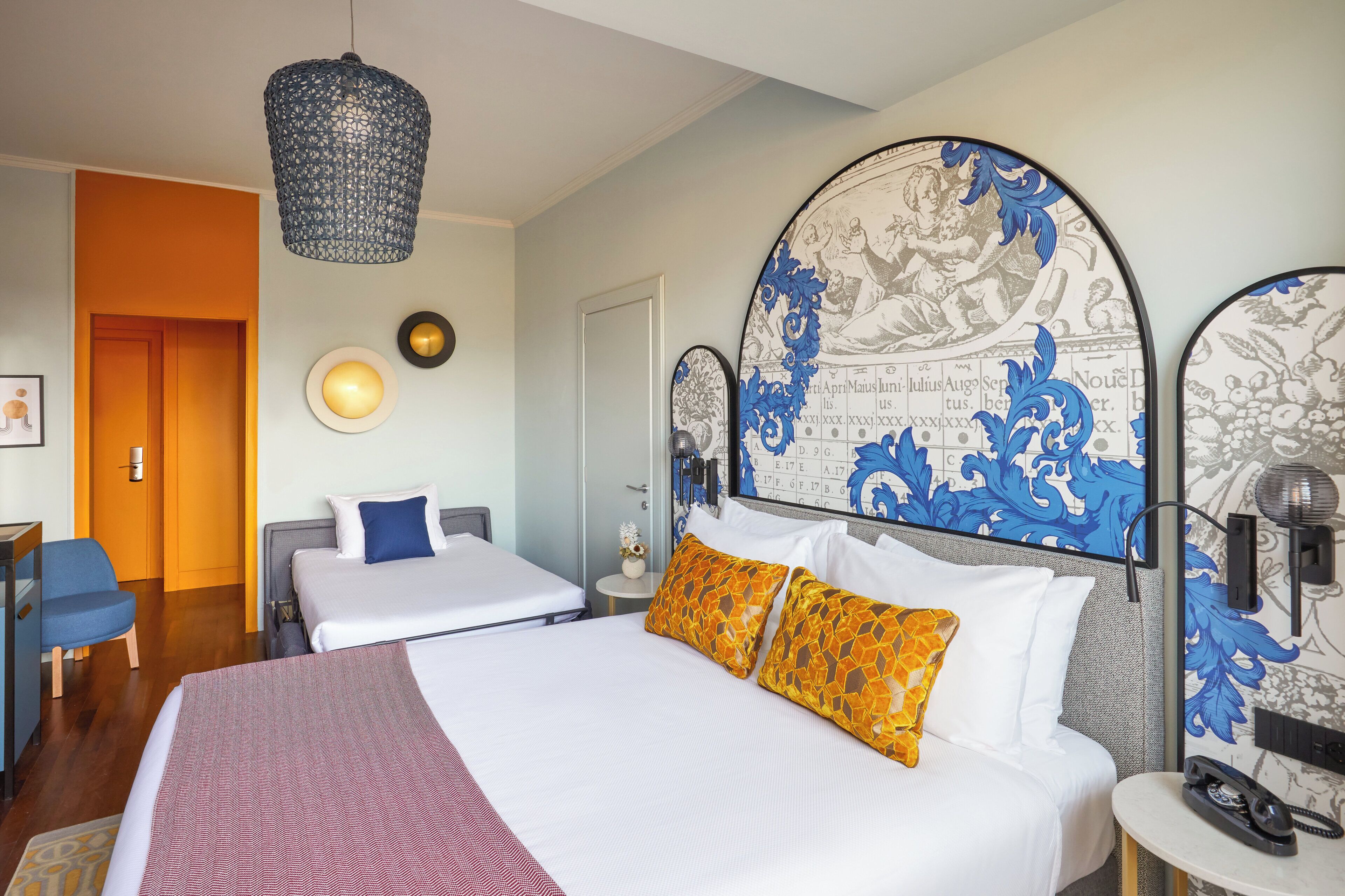 Chambre Premium (1 Queen, Single Sofa bed) | Literie de qualité supérieure, minibar, coffres-forts dans les chambres