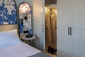 Room (1 Single Bed) | Premium bedding, minibar, in-room safe, laptop workspace
