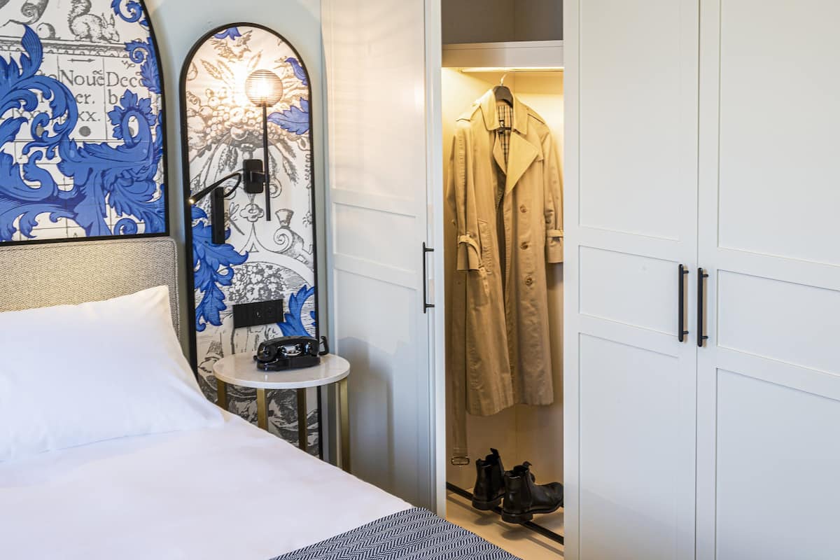 Premium bedding, minibar, in-room safe, laptop workspace