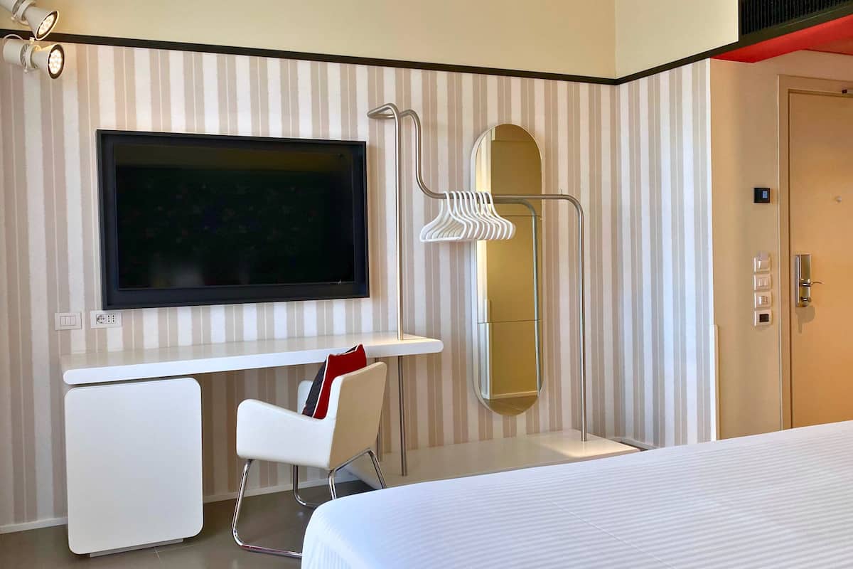 Chambre Standard, 1 lit double | Literie de qualité supérieure, minibar, coffres-forts dans les chambres