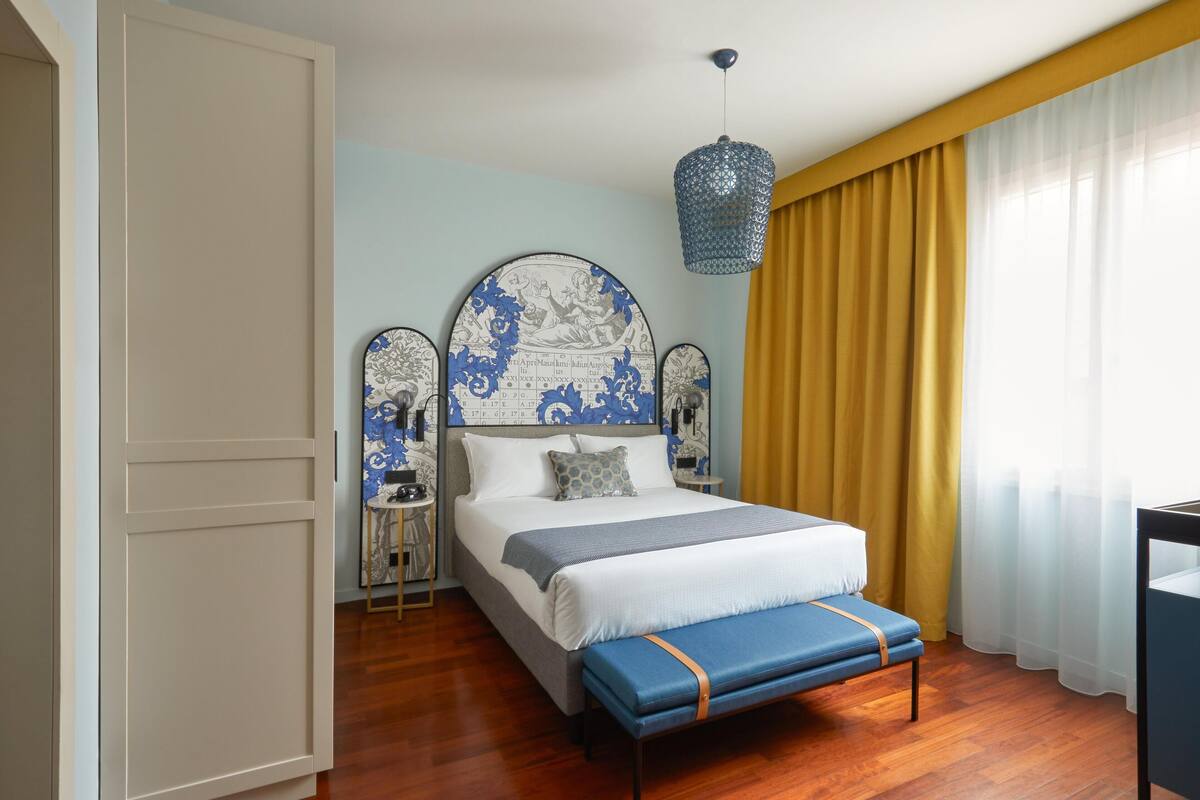 Ropa de cama de alta calidad y minibar