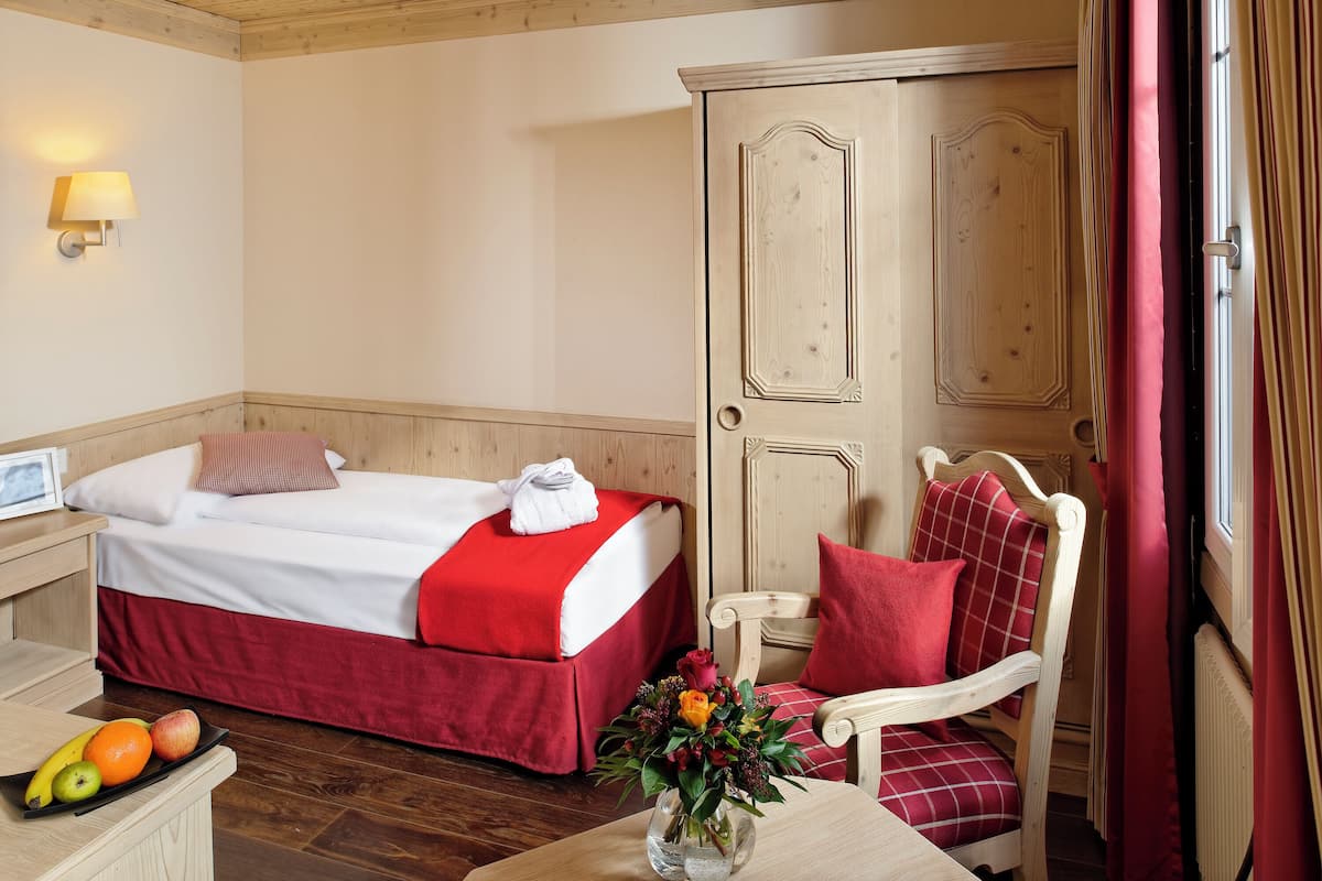 Single Room Eiger View | 1 bedroom, hypo-allergenic bedding, minibar, in-room safe