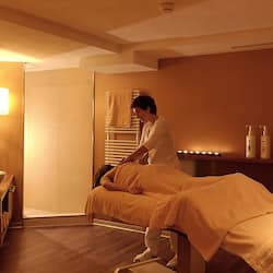 Sauna, steam room, body treatments, aromatherapy, facials