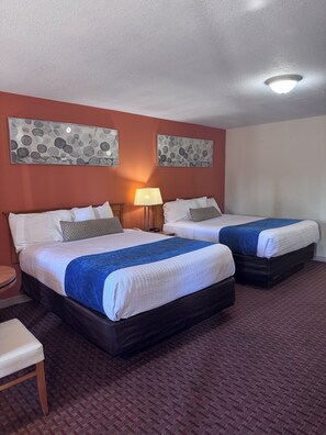 客房, 2 张大床, 吸烟房 | 高档床上用品、特色装修、遮光窗帘、熨斗/熨衣板