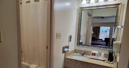 Twin Star Lodge
