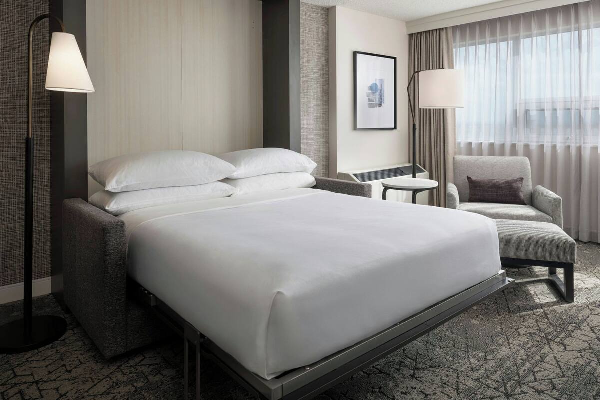 1 bedroom, pillow-top beds, in-room safe, desk