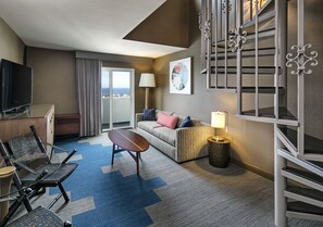 Suite, 1 King Bed, Courtyard View | Premium bedding, down comforters, in-room safe, desk