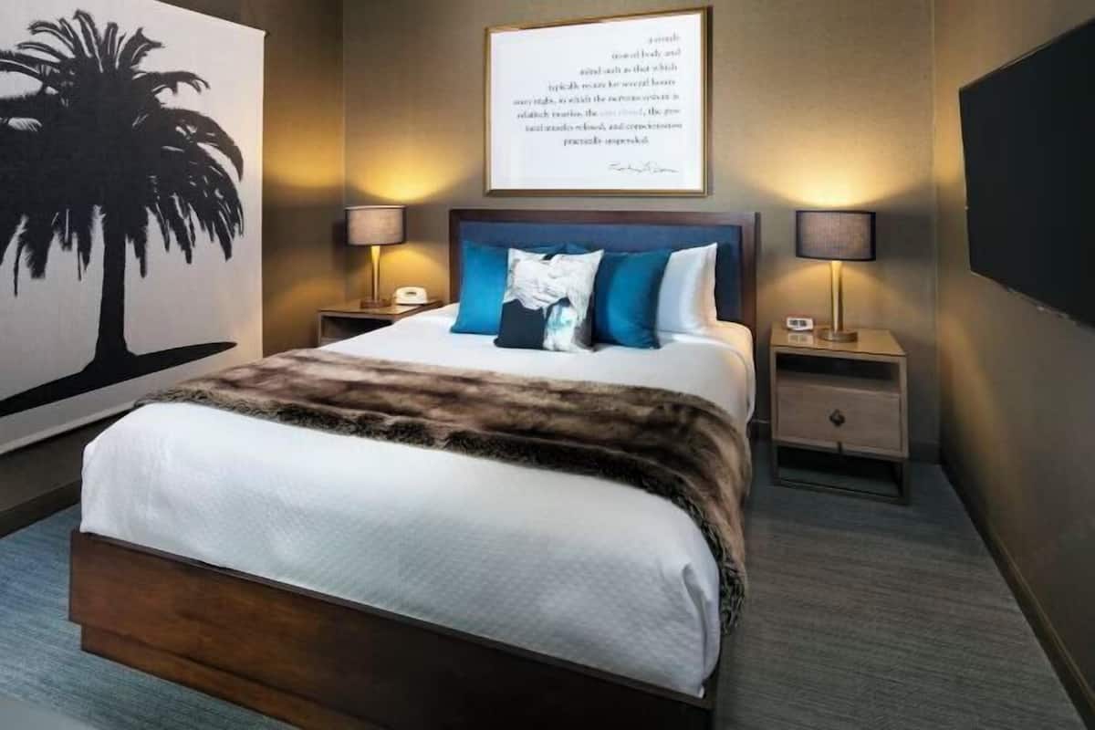 1 bedroom, premium bedding, down comforters, in-room safe