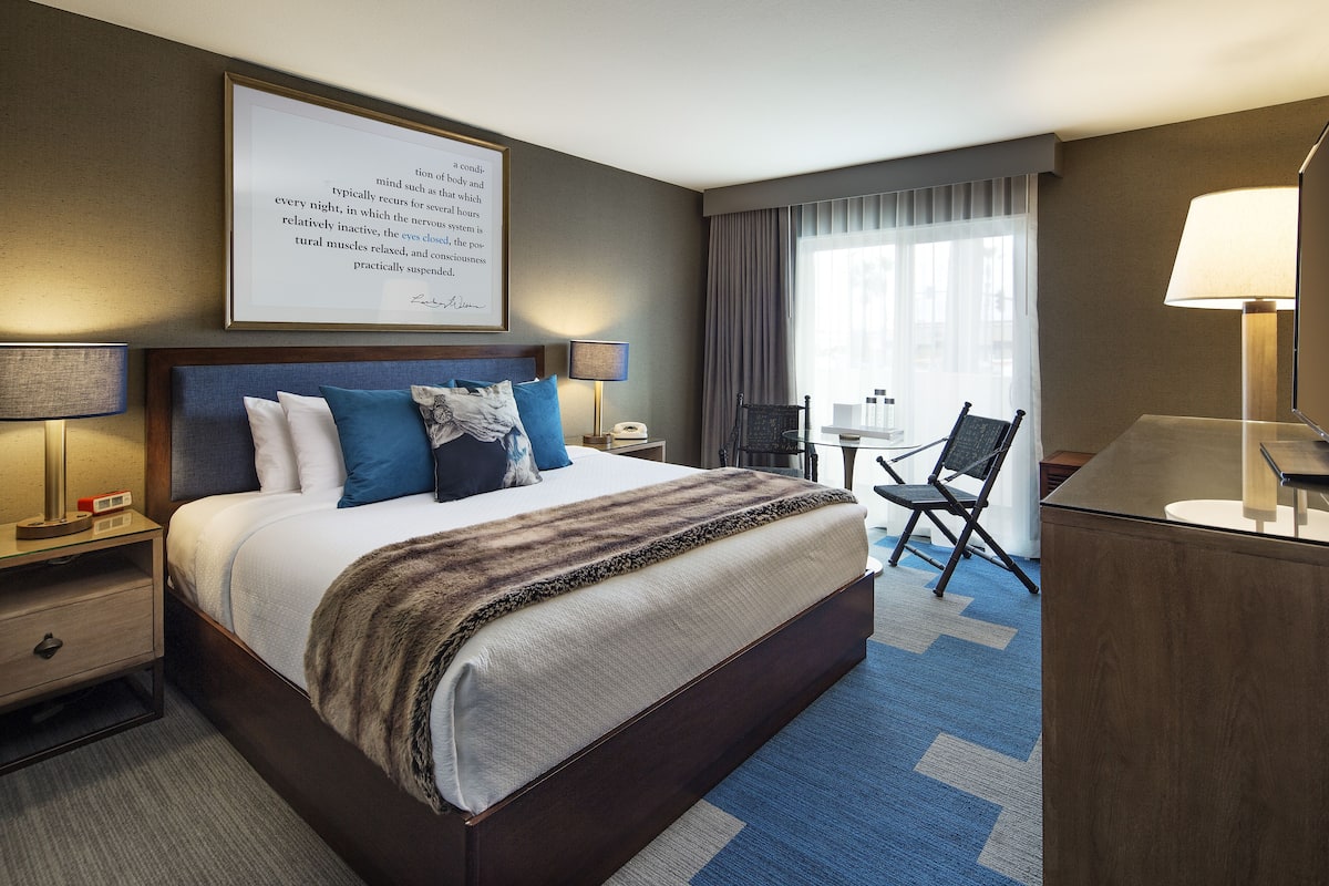 1 bedroom, premium bedding, down comforters, in-room safe