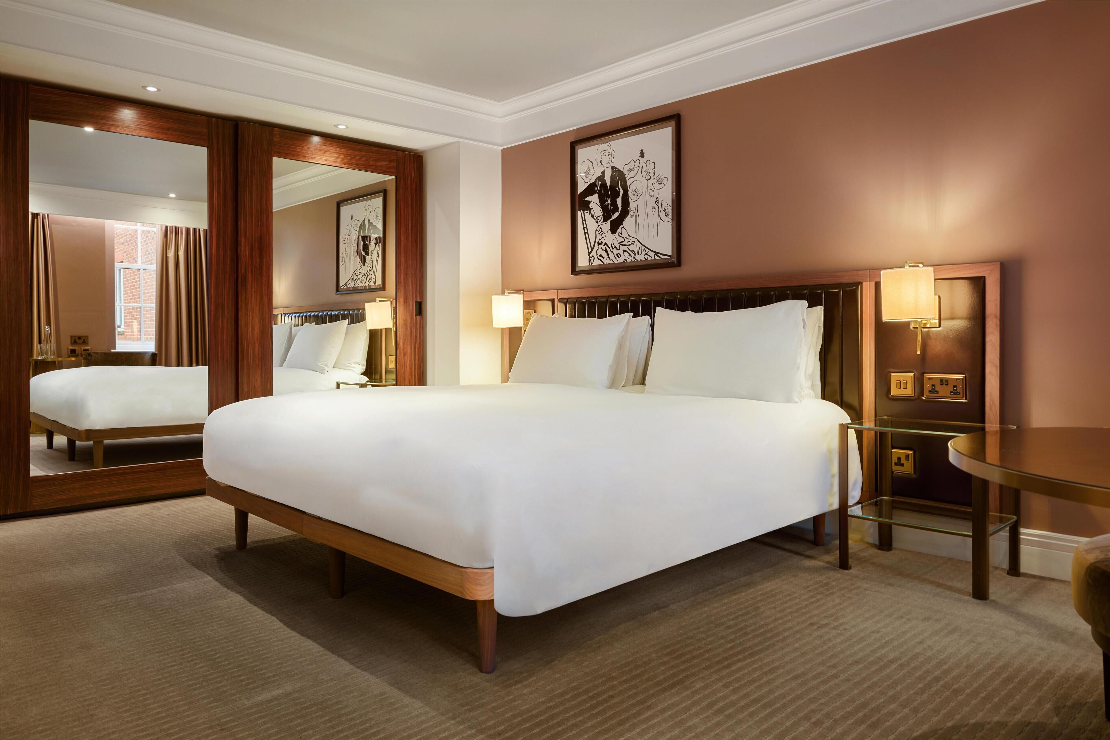 Kamar Premium (Collection) | Seprai katun Mesir, seprai premium, brankas, dan meja kerja