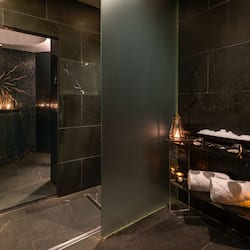 Couples treatment rooms, sauna, steam room, body treatments