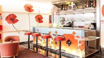 Déjeuner et dßner servis sur place, spécialités Cuisine régionale