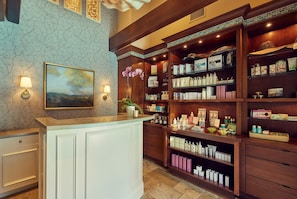 Couples treatment rooms, body treatments, aromatherapy