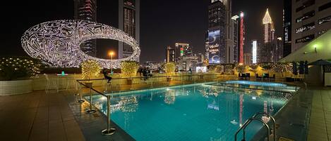 Tarjolla lounas, illallinen ja happy hour