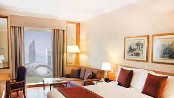 Minibar, in-room safe, individually decorated, individually furnished