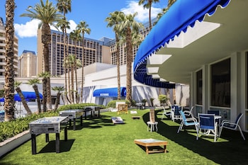Seasonal outdoor pool, open 9:00 AM to 5:00 PM, sun loungers at Horseshoe Las Vegas