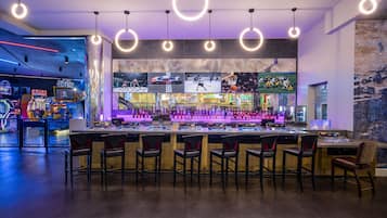 2 bars, bar en bord de piscine