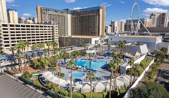 Seasonal outdoor pool, open 9:00 AM to 5:00 PM, sun loungers at Horseshoe Las Vegas