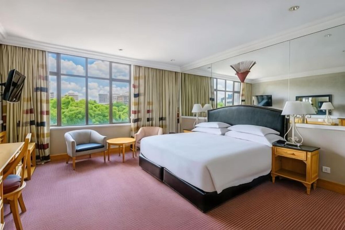 Hypo-allergenic bedding available, minibar, in-room safe, desk