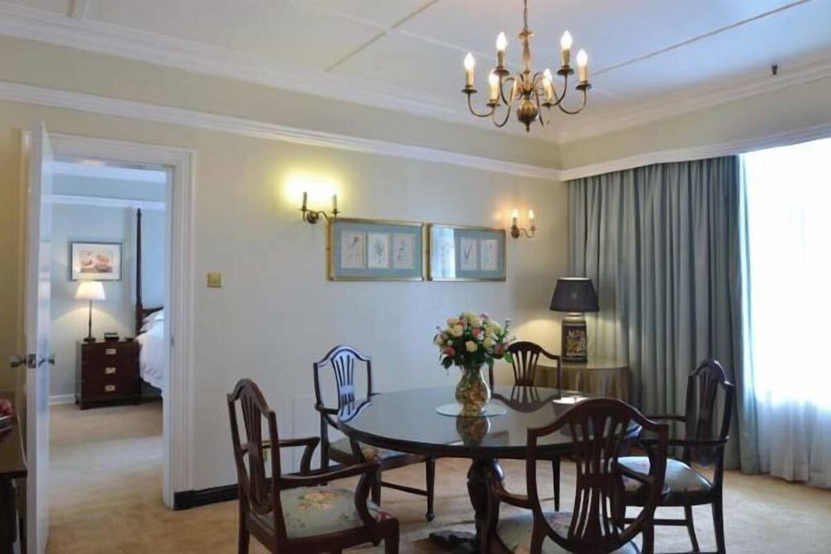 Dining | 2 restaurants, breakfast, lunch, dinner served; French cuisine