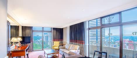 Minibar, in-room safe, desk, blackout curtains