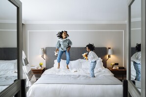 Literie hypoallergénique, minibar, coffres-forts dans les chambres