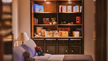 Suite (Churchill) | Ropa de cama hipoalergénica, minibar, caja fuerte y cortinas opacas