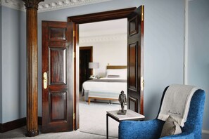 Presidential Suite - The Churchill Residence | Hypo-allergenic bedding, minibar, in-room safe, blackout drapes - Hyatt Regency London The Churchill (London)