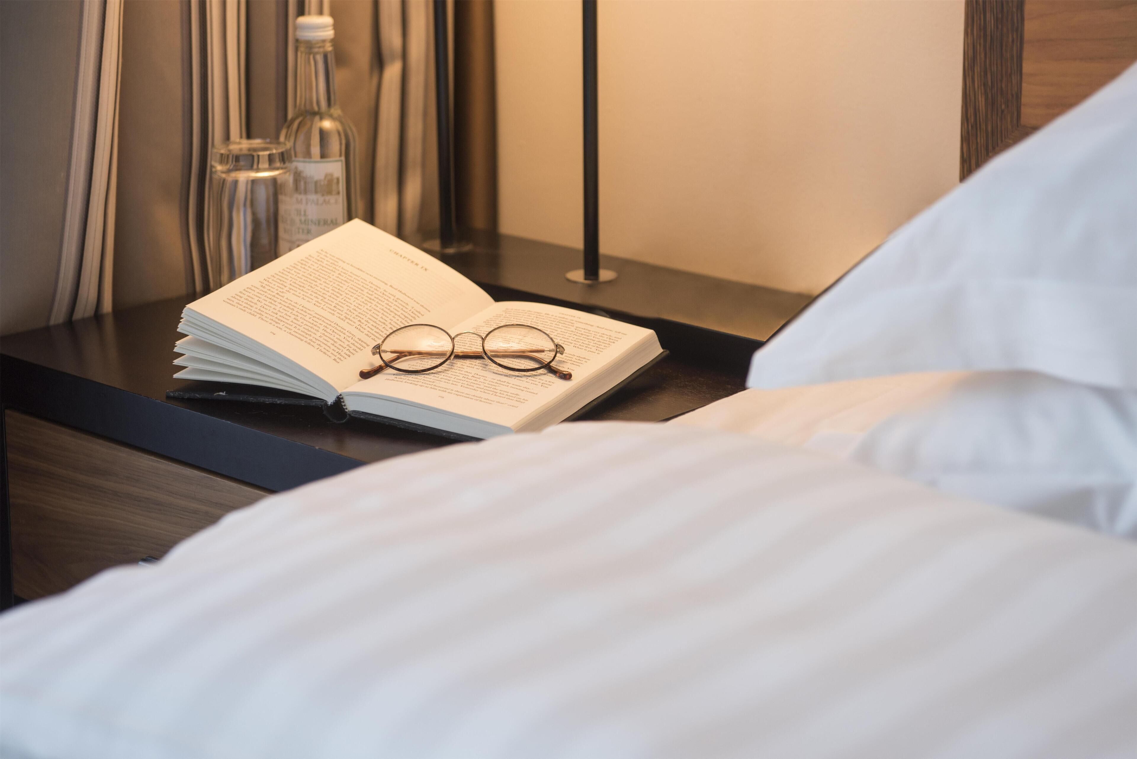 Allergivenligt sengetøj, minibar, pengeskab på værelset