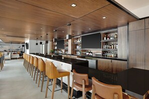 Bar (on property) - Marriott Saddle Brook (Saddle Brook)