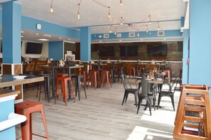 Bar junto a la alberca