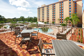 Courtyard at Red Lion Hotel Orlando Lake Buena Vista South