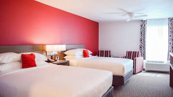 Una cassaforte in camera, tende oscuranti, ferro/asse da stiro