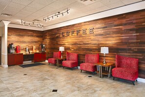 Coin salon dans le hall