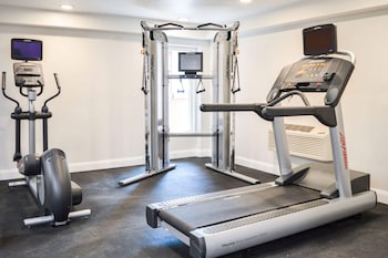 Fitness center at Radisson Hotel Orlando Lake Buena Vista South