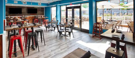 2 restaurants, breakfast, lunch, dinner served; Mexican cuisine