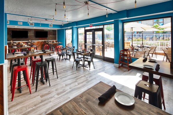 2 restaurants servant le petit déjeuner, spécialités Cuisine mexicaine