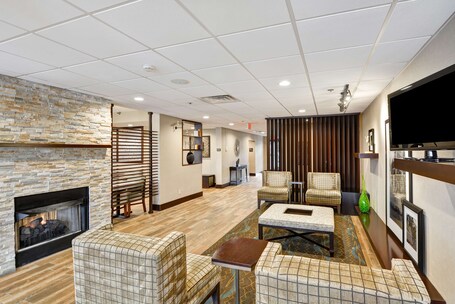 Hampton Inn Hendersonville - Image 4