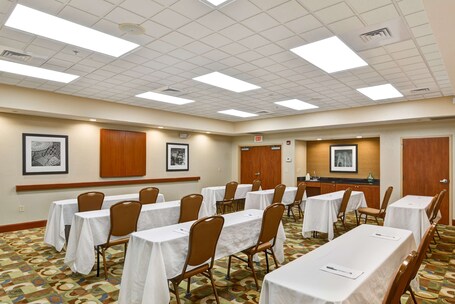 Hampton Inn Hendersonville - Image 44