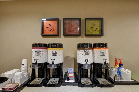 Hampton Inn Hendersonville - Image 21
