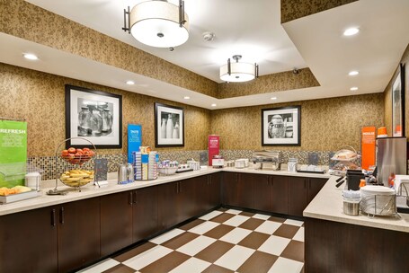 Hampton Inn Hendersonville - Image 30