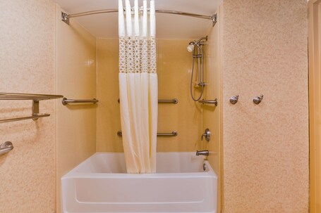 Hampton Inn Hendersonville - Image 43