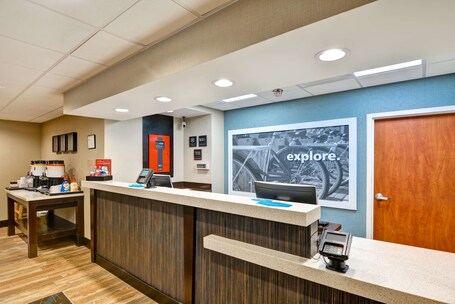 Hampton Inn Hendersonville - Image 5