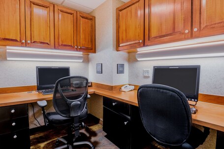 Hampton Inn Hendersonville - Image 12