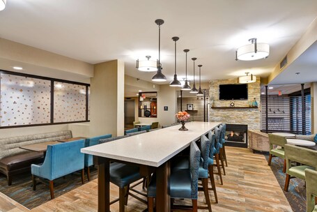 Hampton Inn Hendersonville - Image 38