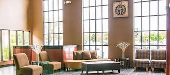 Baymont by Wyndham Flint Airport North