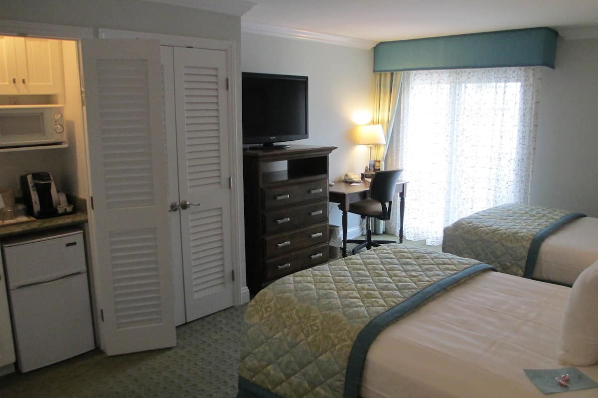 Premium bedding, pillowtop beds, in-room safe, blackout drapes