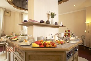 Daily buffet breakfast for a fee