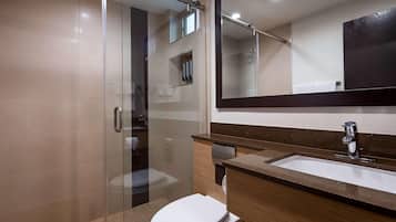 Amenidades de baño gratuitas, secadora de cabello, toallas, jabón